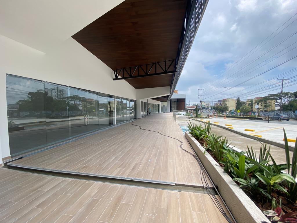 ISLA ARRIENDO MALL NORTE ARMENIA 20.jpg