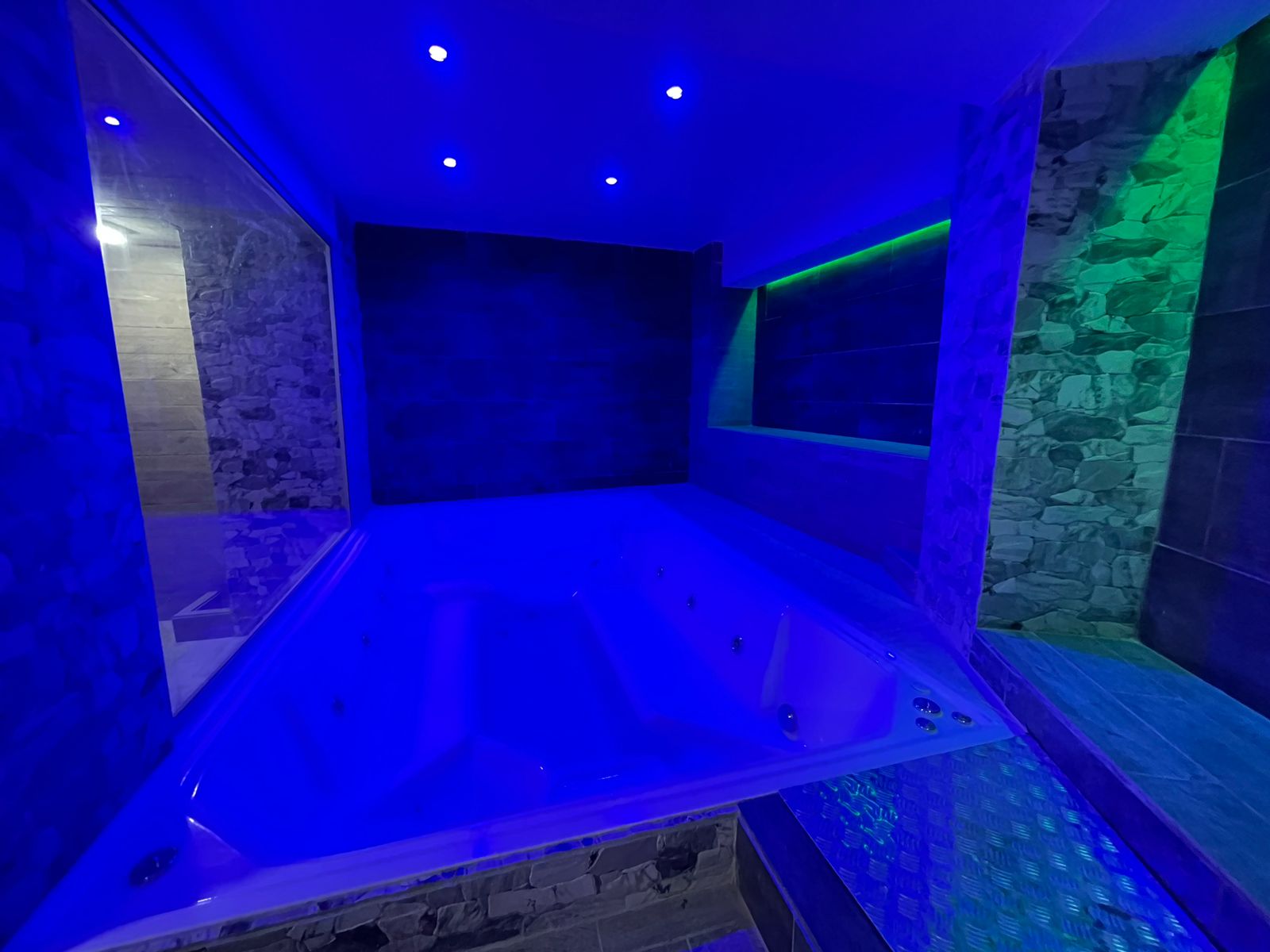 Apartamento amoblado en conjunto cerrado en circasia con jacuzzi (30).jpeg