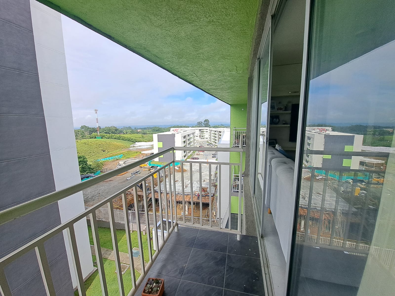 apartamento amoblado al sur de armenia amplio en conjunt cerrado con piscina (10).jpeg