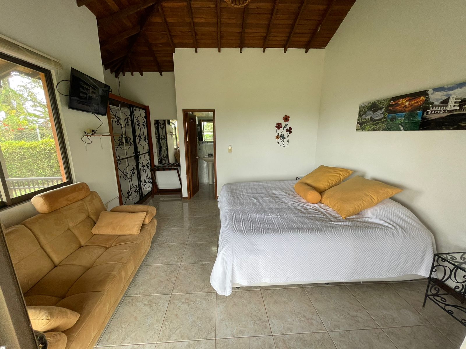 hotel campestre circacia quindio , habitacion para dos y tres personas (1).jpeg