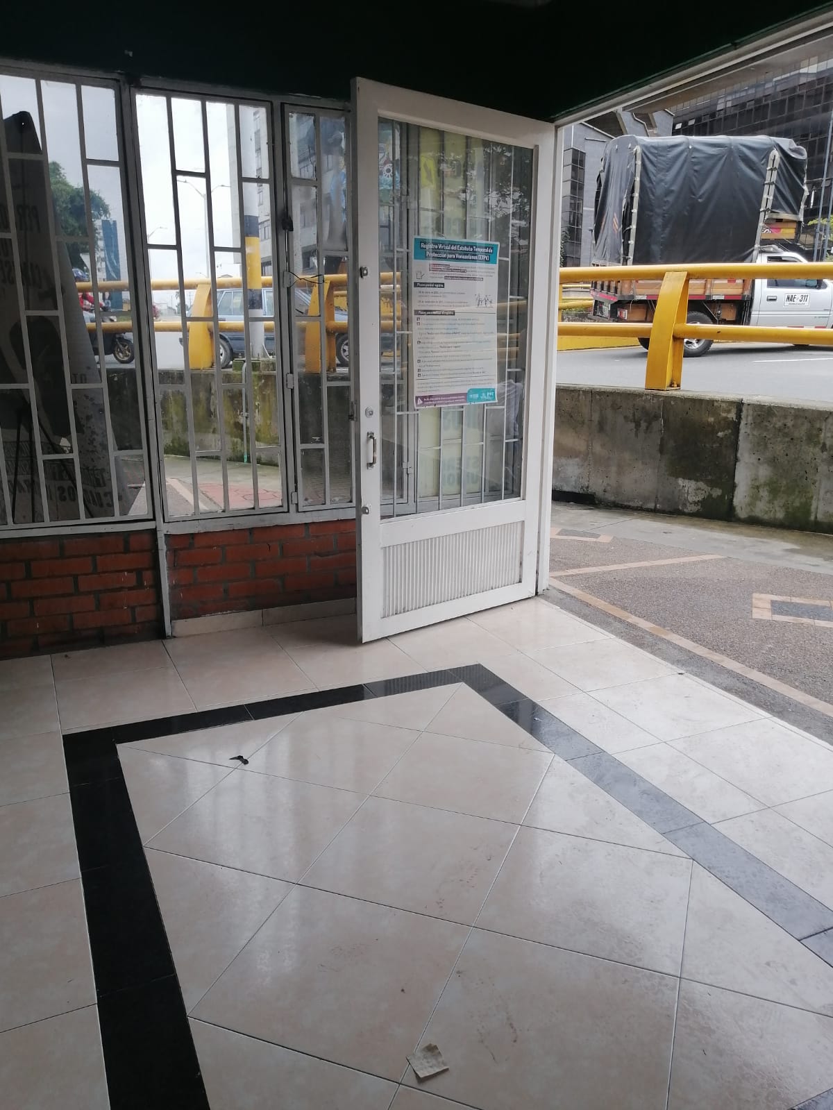 Se vende local en municipio de Armenia Quindío sector Parque de la Consti (18).jpg
