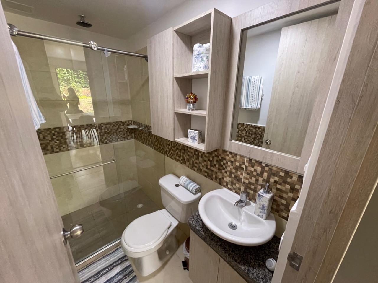 apartamento amoblado en conjunto residencial con piscina, jacuzzi, zonas sociales  (12).jpeg
