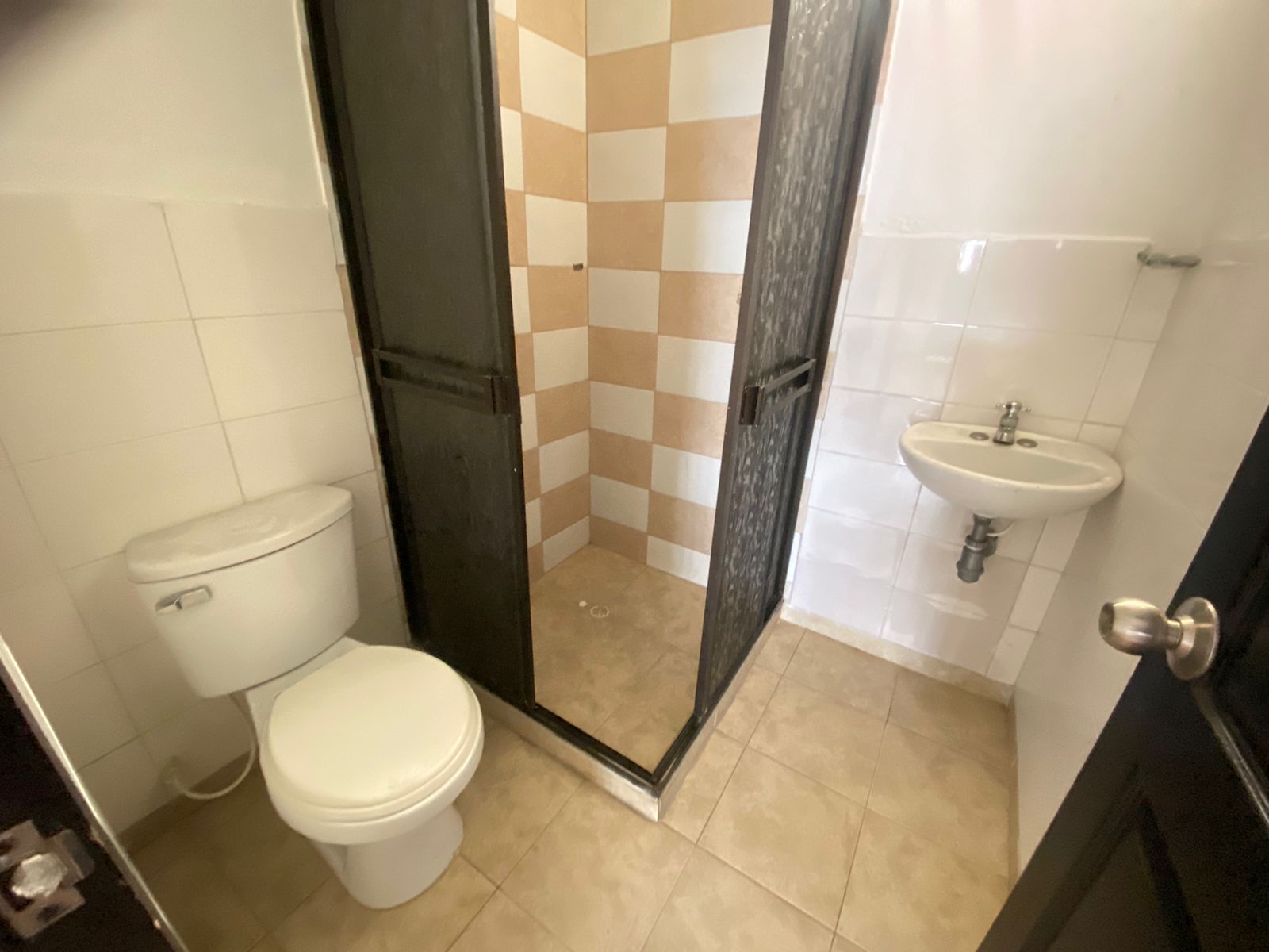 Se Vende Amplia Casa En El Sector Del Barrio La Arboleda Armenia Quindio  15.jpeg