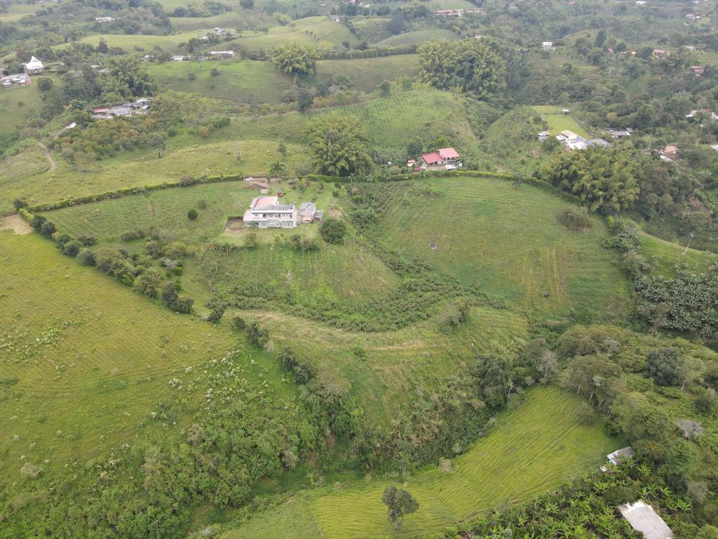 Se Vende Finca Turistica Sector Circasia Montenegro Quindio 13.jpeg