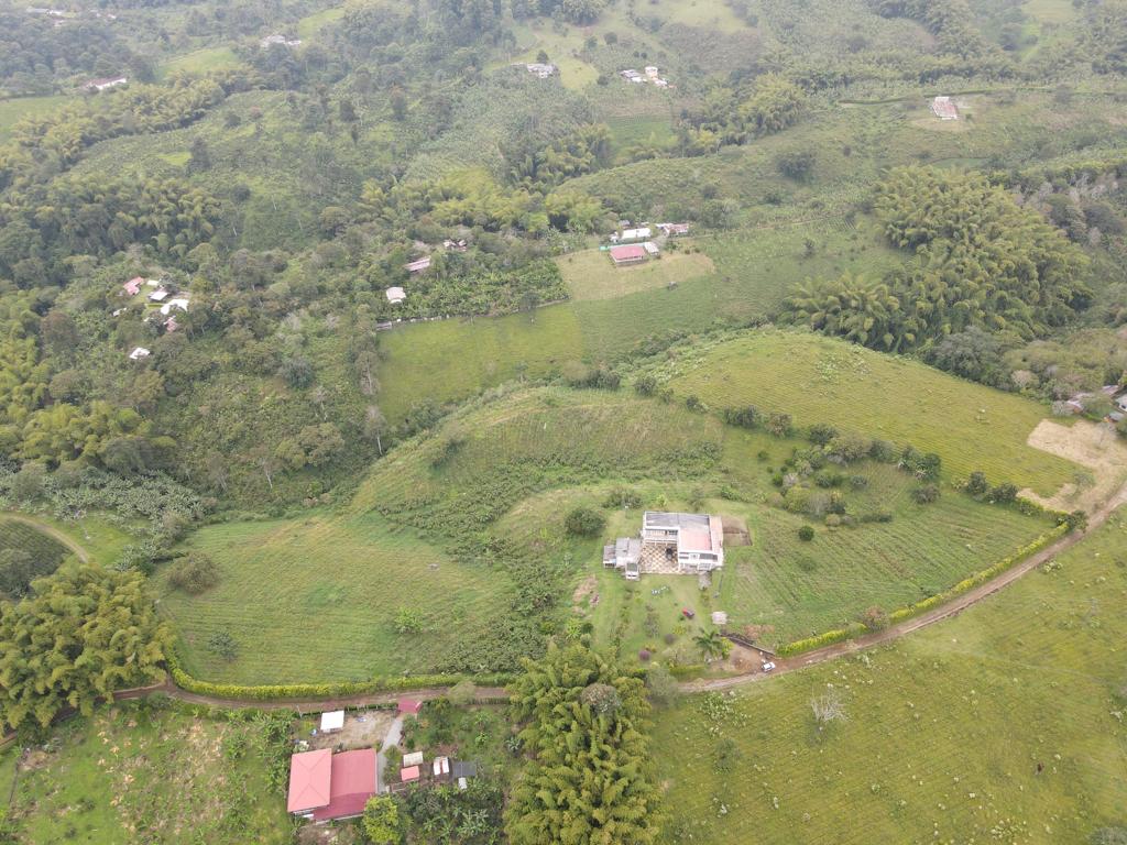Se Vende Finca Turistica Sector Circasia Montenegro Quindio 12.jpeg