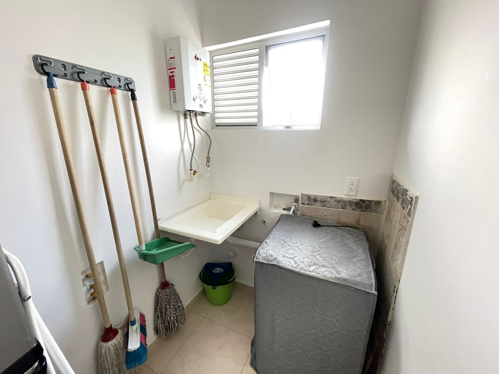 SE RENTA APARTAMENTO AMOBLADO POR DIAS (1).jpeg
