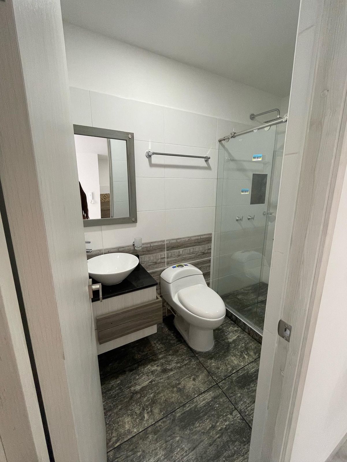 Se Vende Hermoso Apartamento En Zona Exclusiva Sector Oro Negro Norte Armenia Quindío (1).jpeg