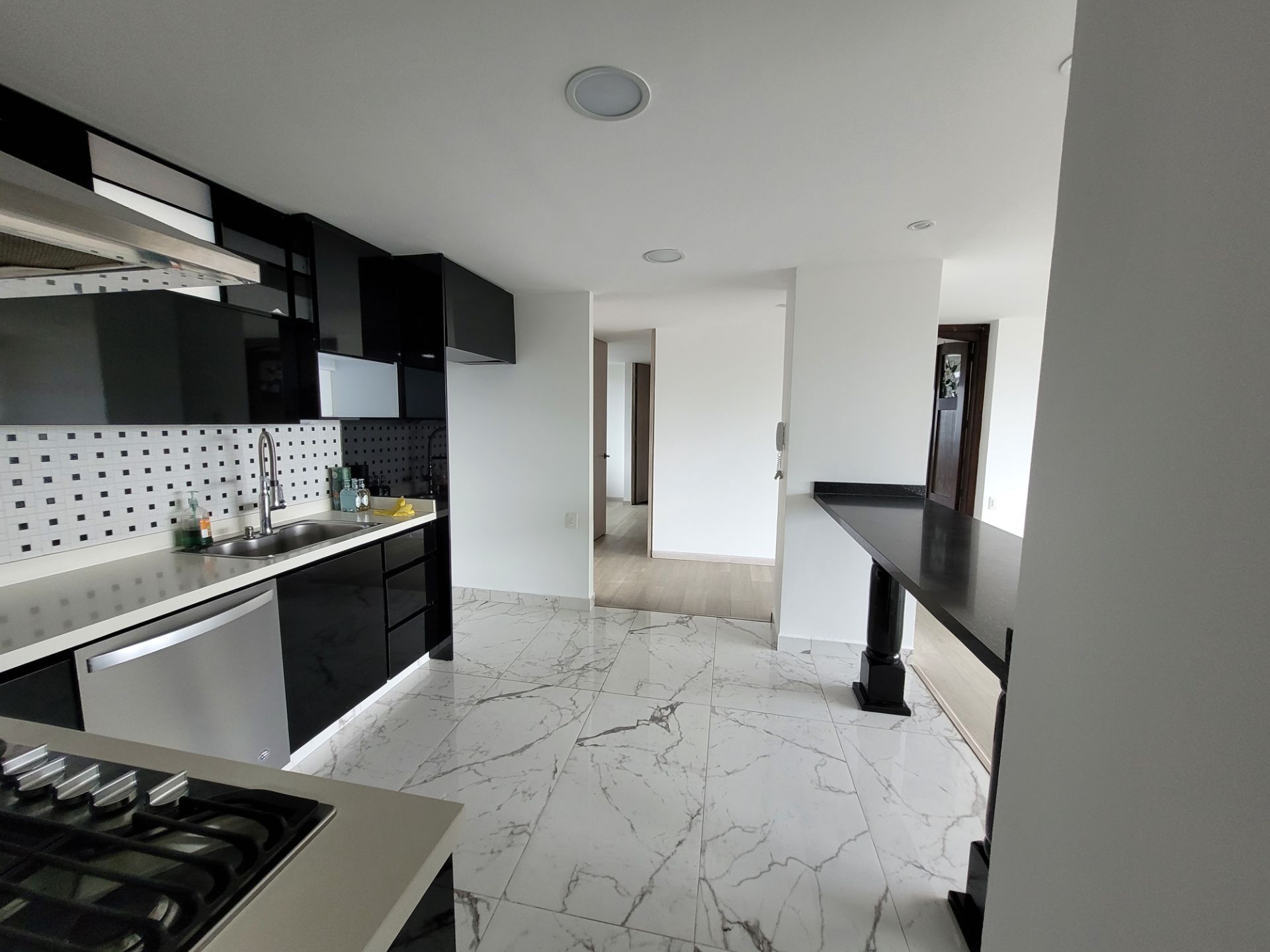 se arrienda apartamnto en el norte de armenia (9).jpg