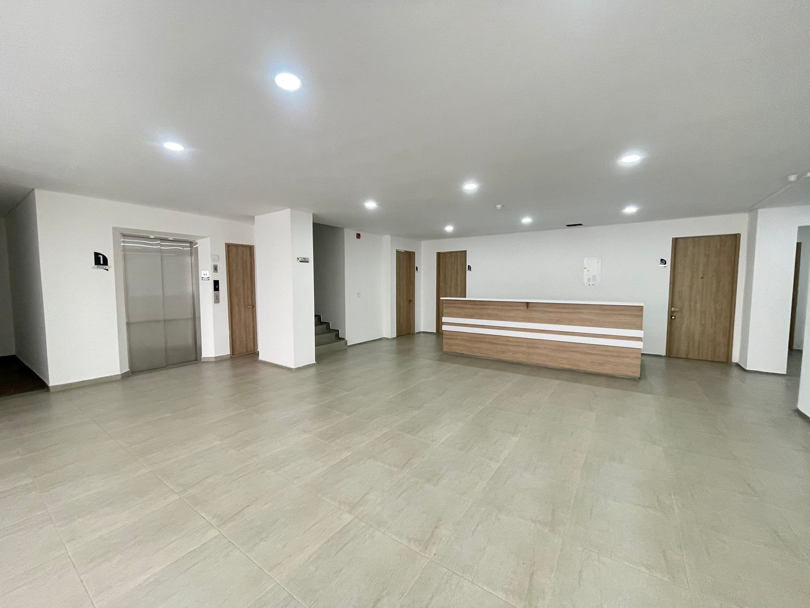 se arrienda consultorio ezona central de la ciuda de armenia (1).jpg