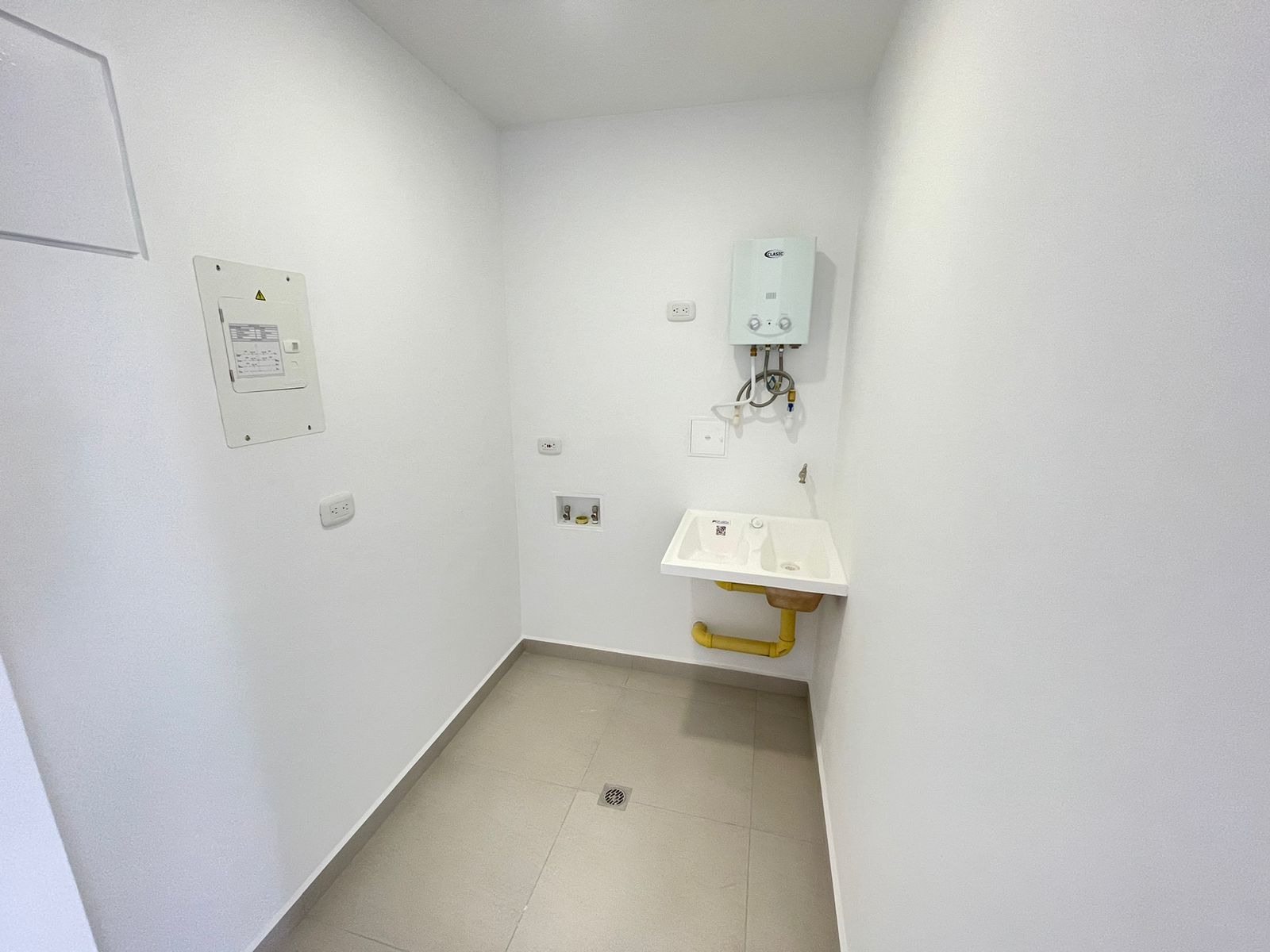 SE ARRIENDA APARTAMENTO SECTOR AVENIDA BOL (19).jpeg