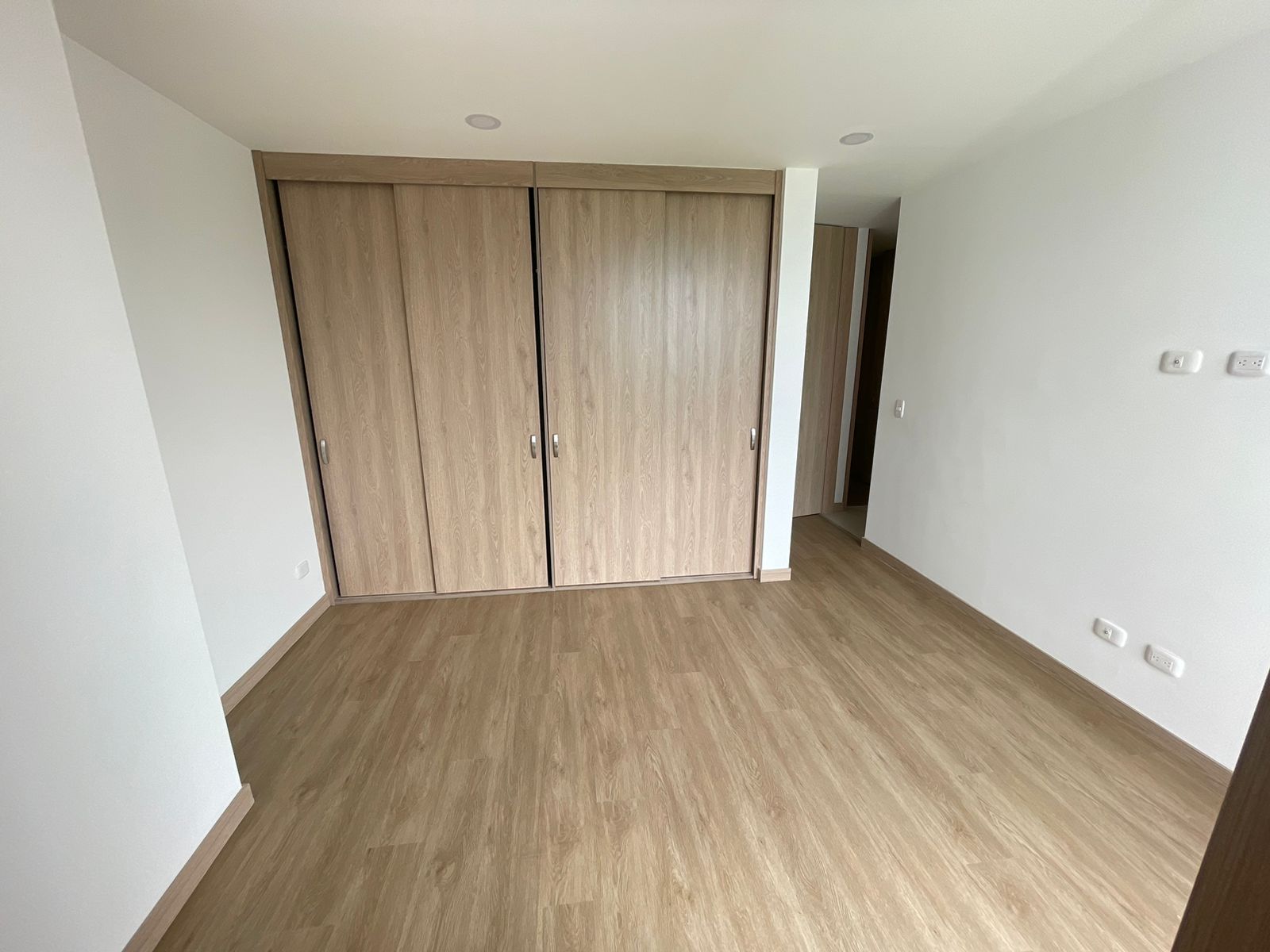 SE ARRIENDA APARTAMENTO SECTOR AVENIDA BOL (8).jpeg