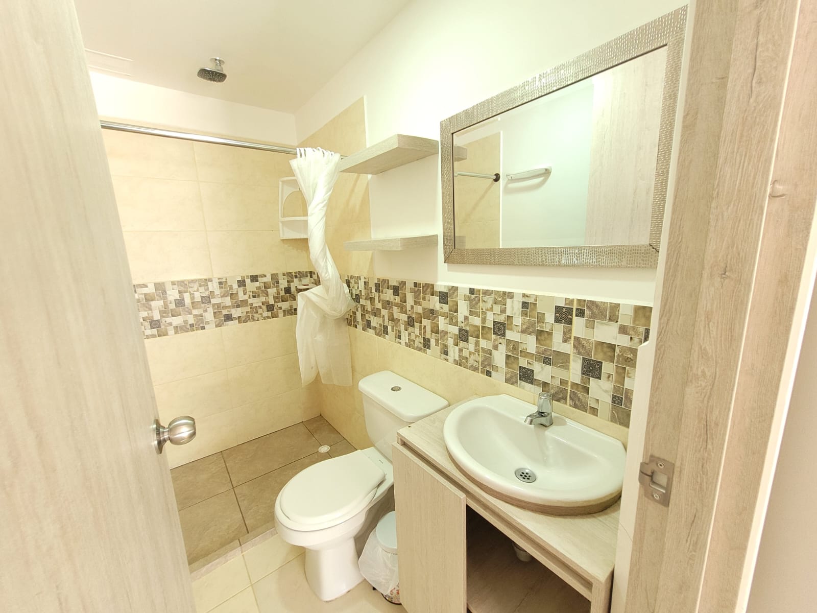 apartamento amoblado cerca club campestre  (14).jpeg