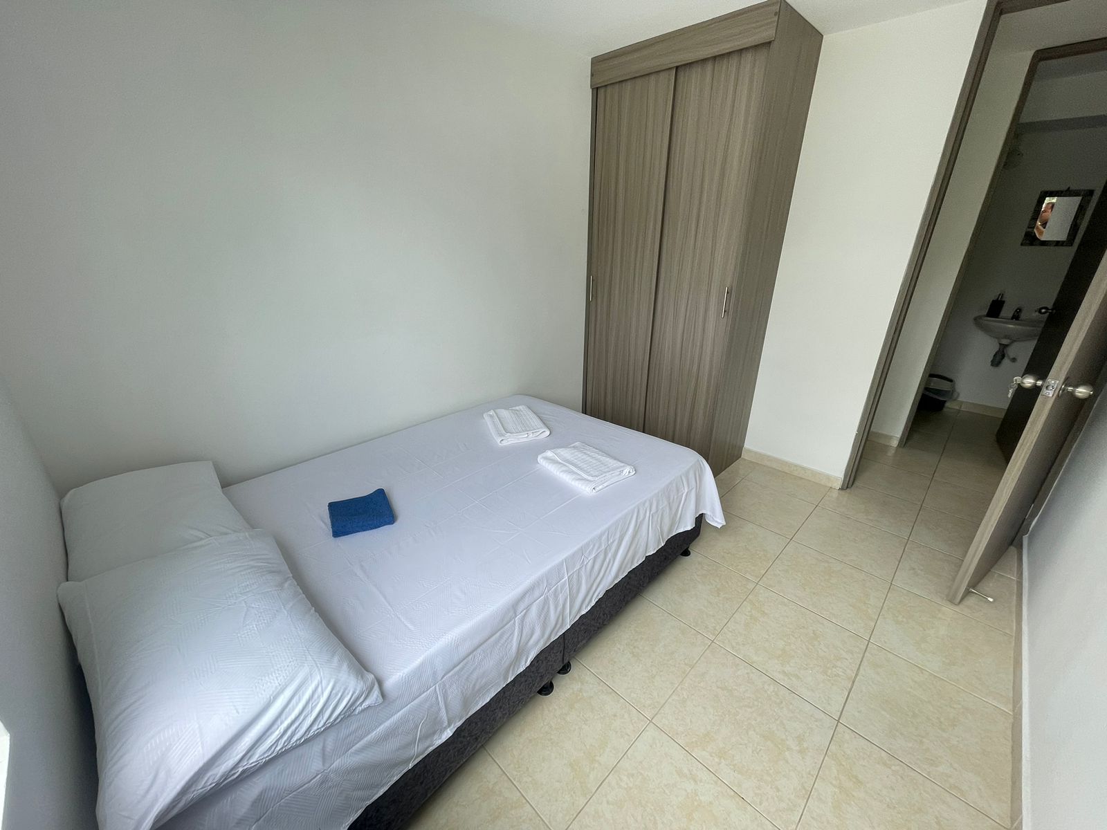 Apartamento amoblado sector oro negro (12).jpeg