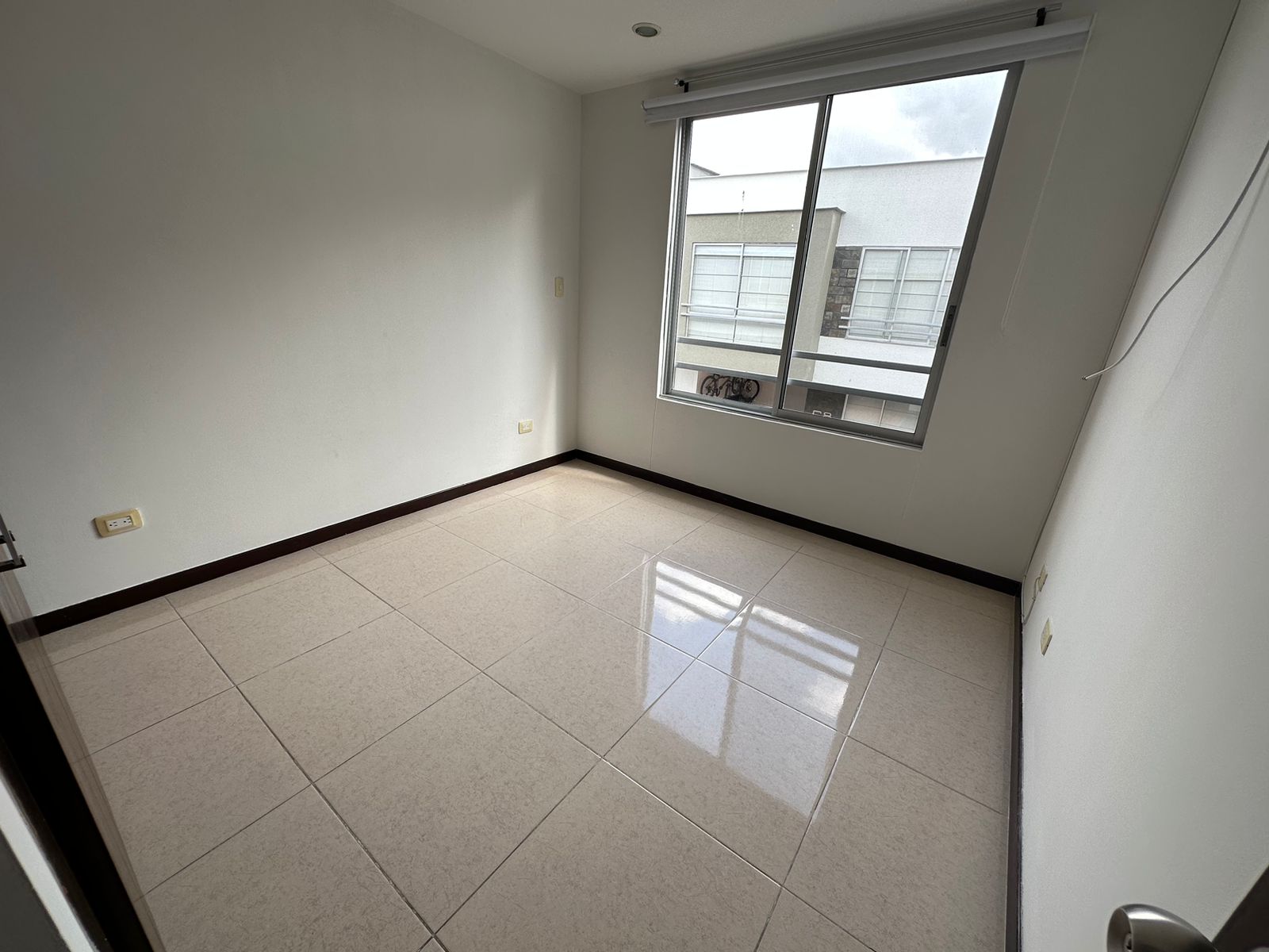 SE ARRIENDA CASA SECTOR LA CASTELLANA