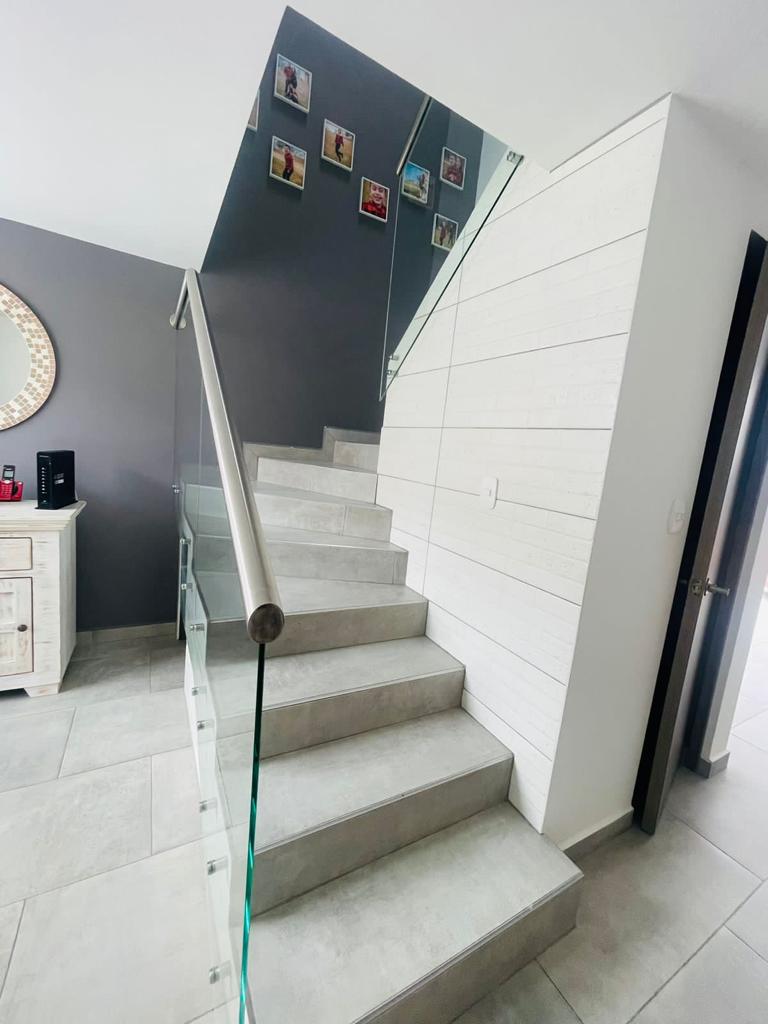 SE VENDE HERMOSA CASA REMODELADA VIA EL EDEN KM 2 (16).jpeg