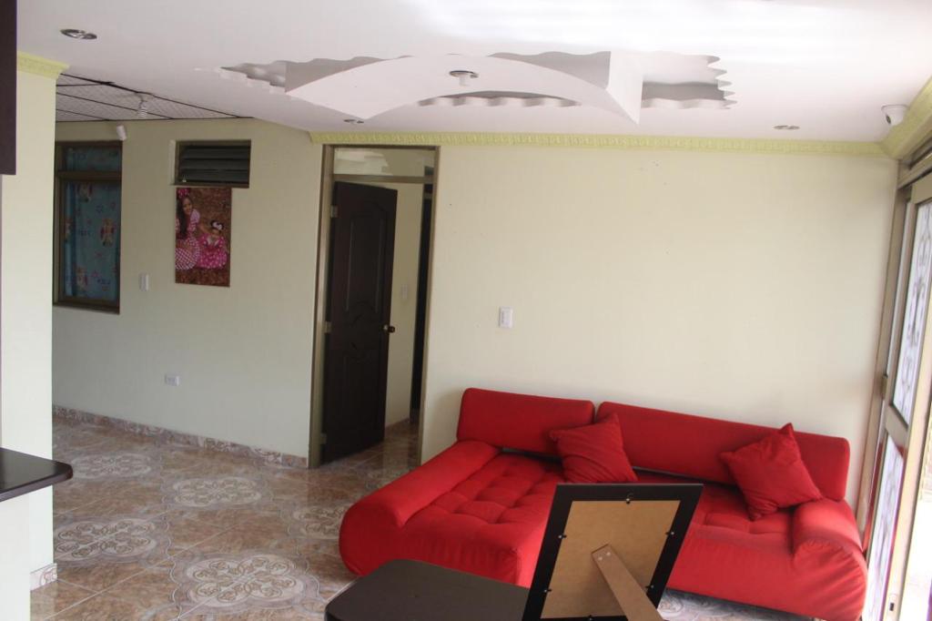 SE VENDE CASA REMODELADA SECTOR EL RECREO (21).jpeg