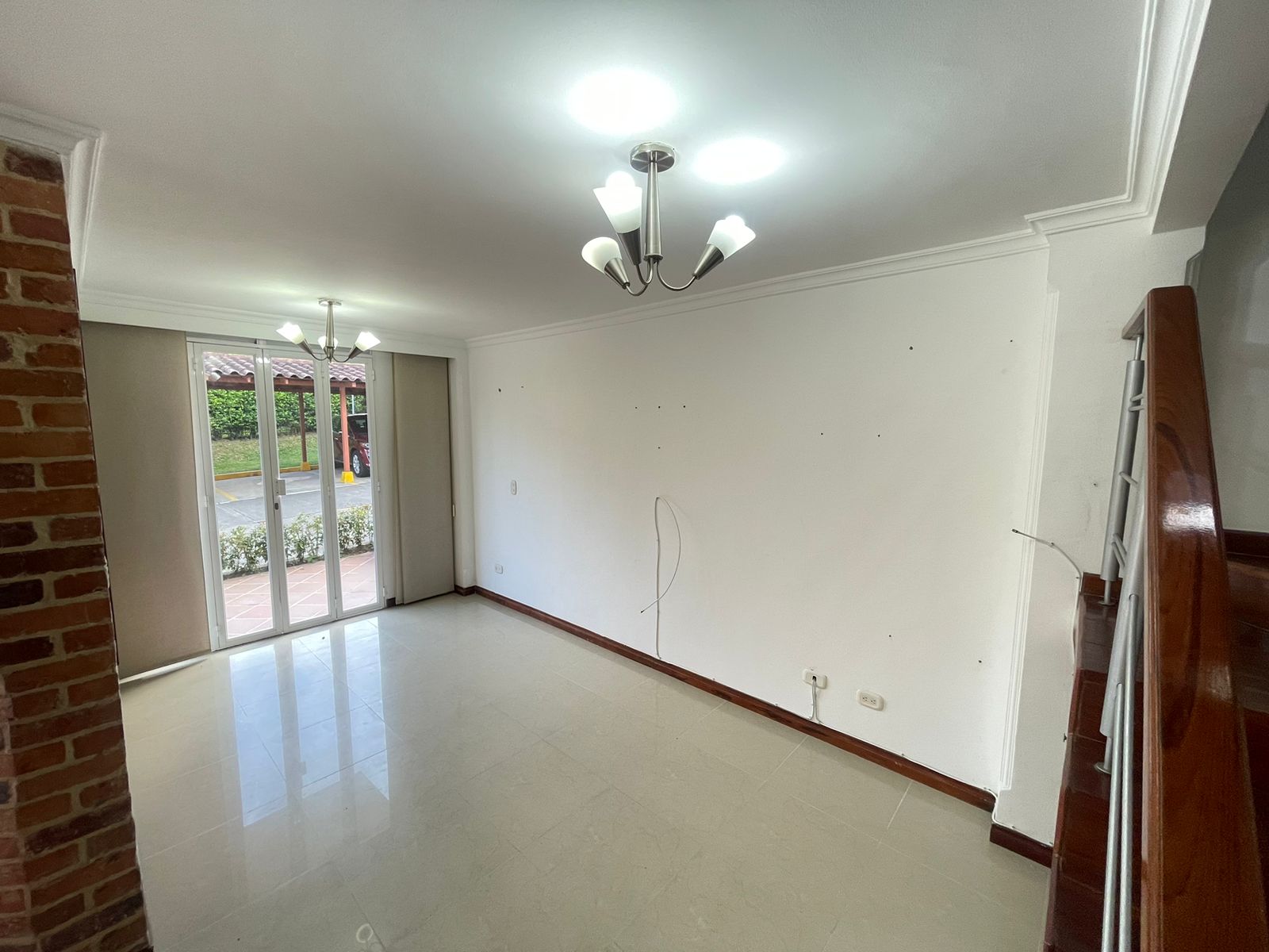 Casa amplia sector de la avenida centenario  (7).jpeg