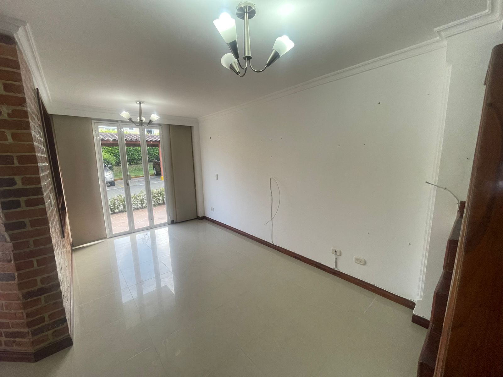 Casa amplia sector de la avenida centenario  (1).jpeg