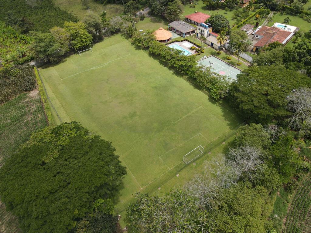 SE VENDE FINCA EN LA TEBAIDA (14).jpg