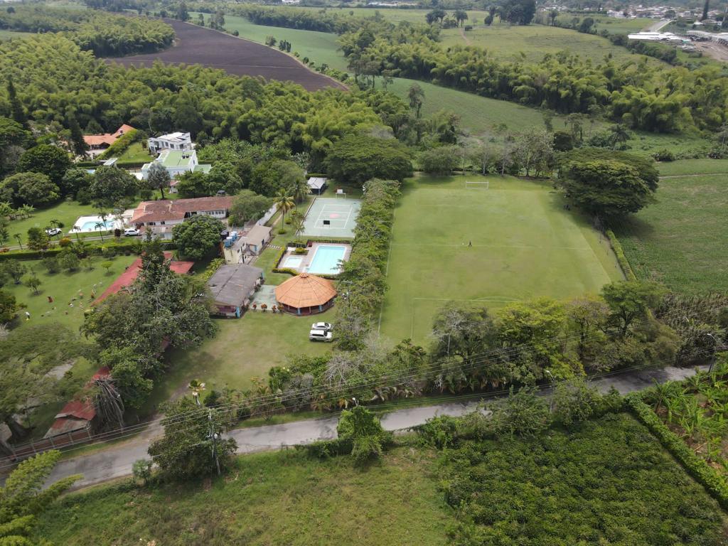 SE VENDE FINCA EN LA TEBAIDA (15).jpg