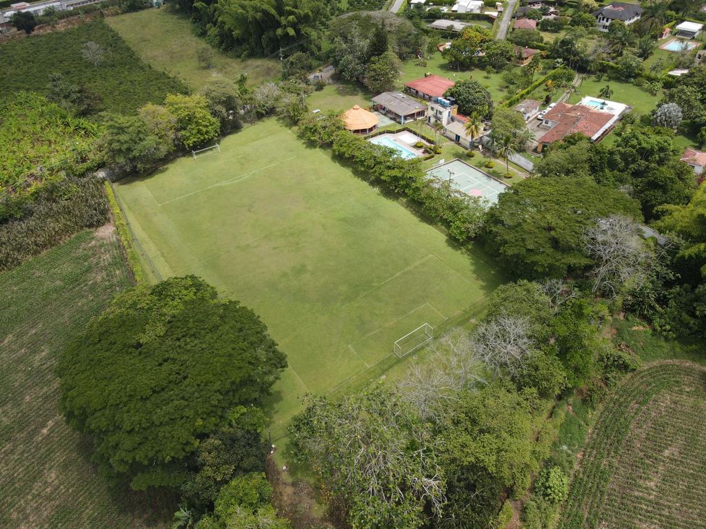 SE VENDE FINCA EN LA TEBAIDA (17).jpg