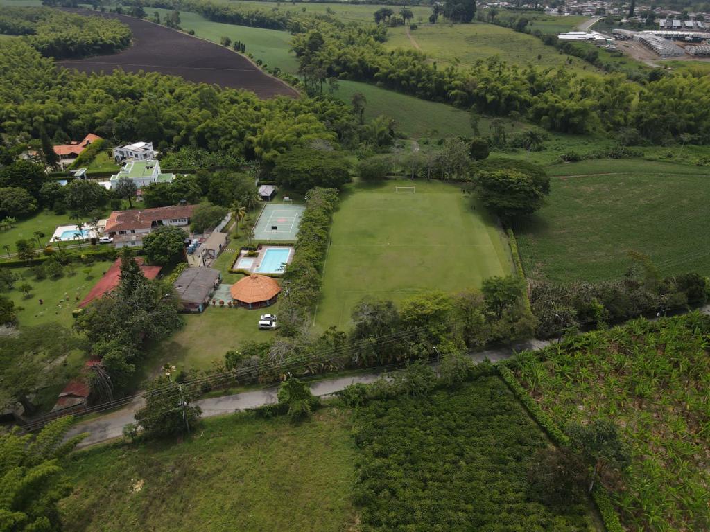SE VENDE FINCA EN LA TEBAIDA (7).jpg