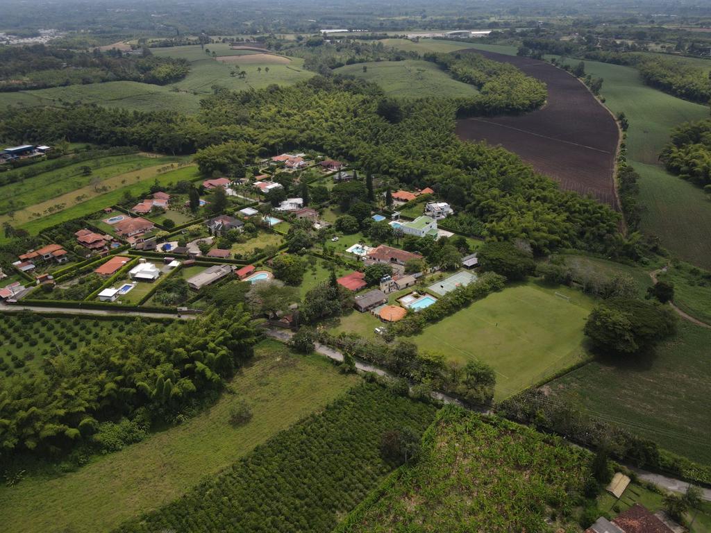 SE VENDE FINCA EN LA TEBAIDA (10).jpg