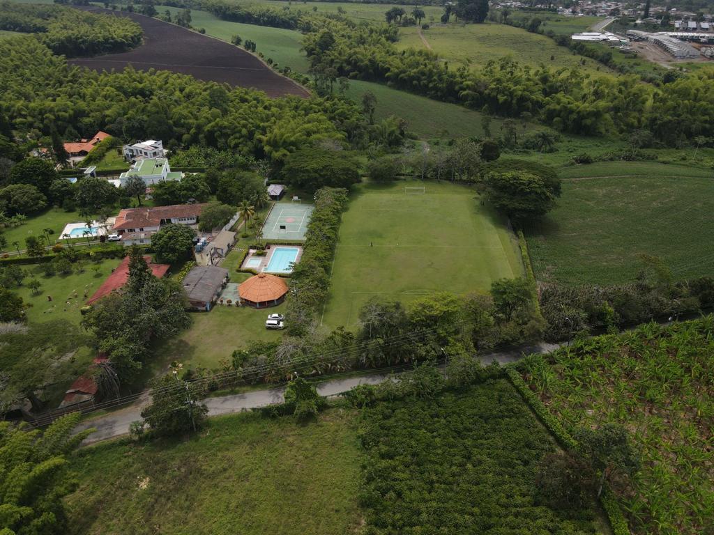 SE VENDE FINCA EN LA TEBAIDA (12).jpg