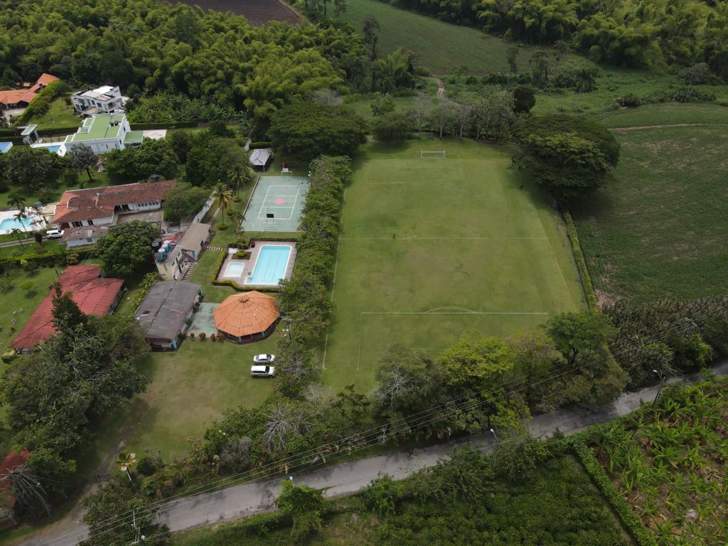 SE VENDE FINCA EN LA TEBAIDA (1).jpg