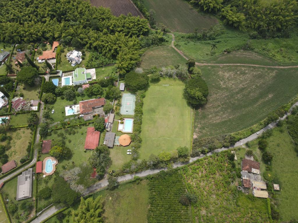 SE VENDE FINCA EN LA TEBAIDA (11).jpg