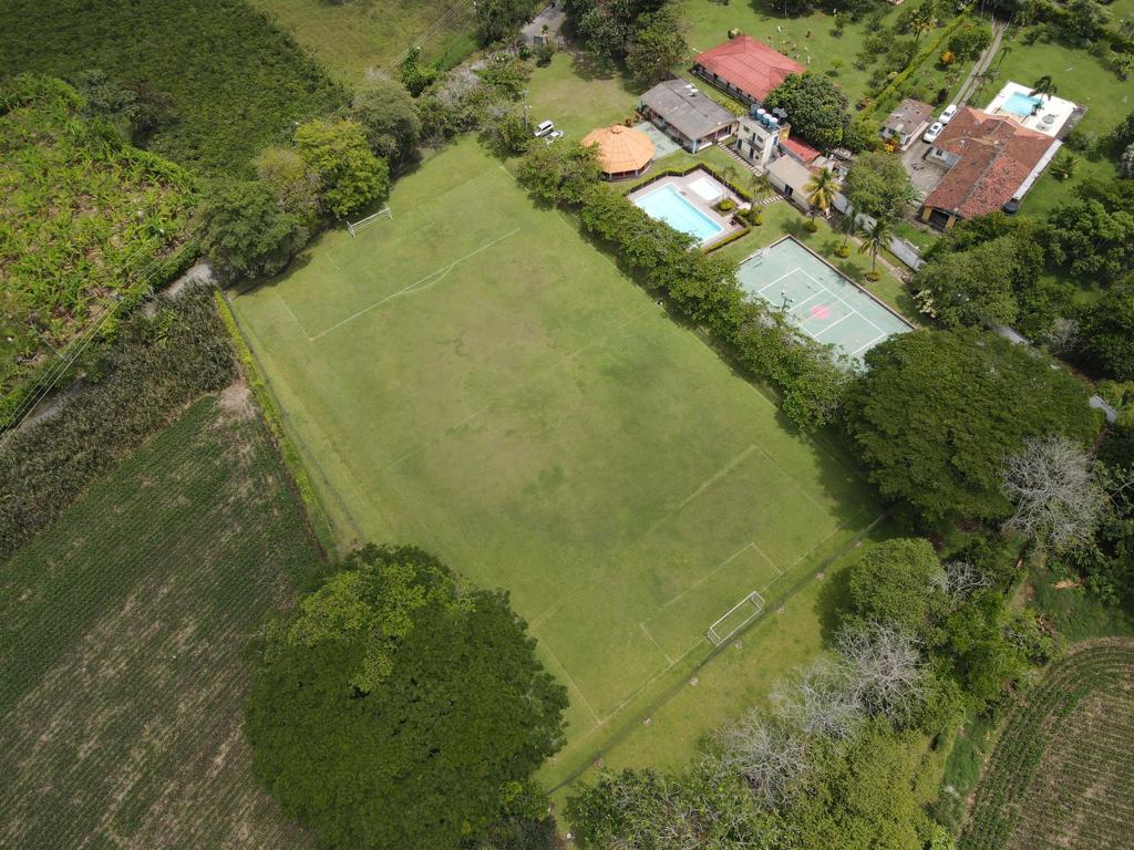SE VENDE FINCA EN LA TEBAIDA (6).jpg