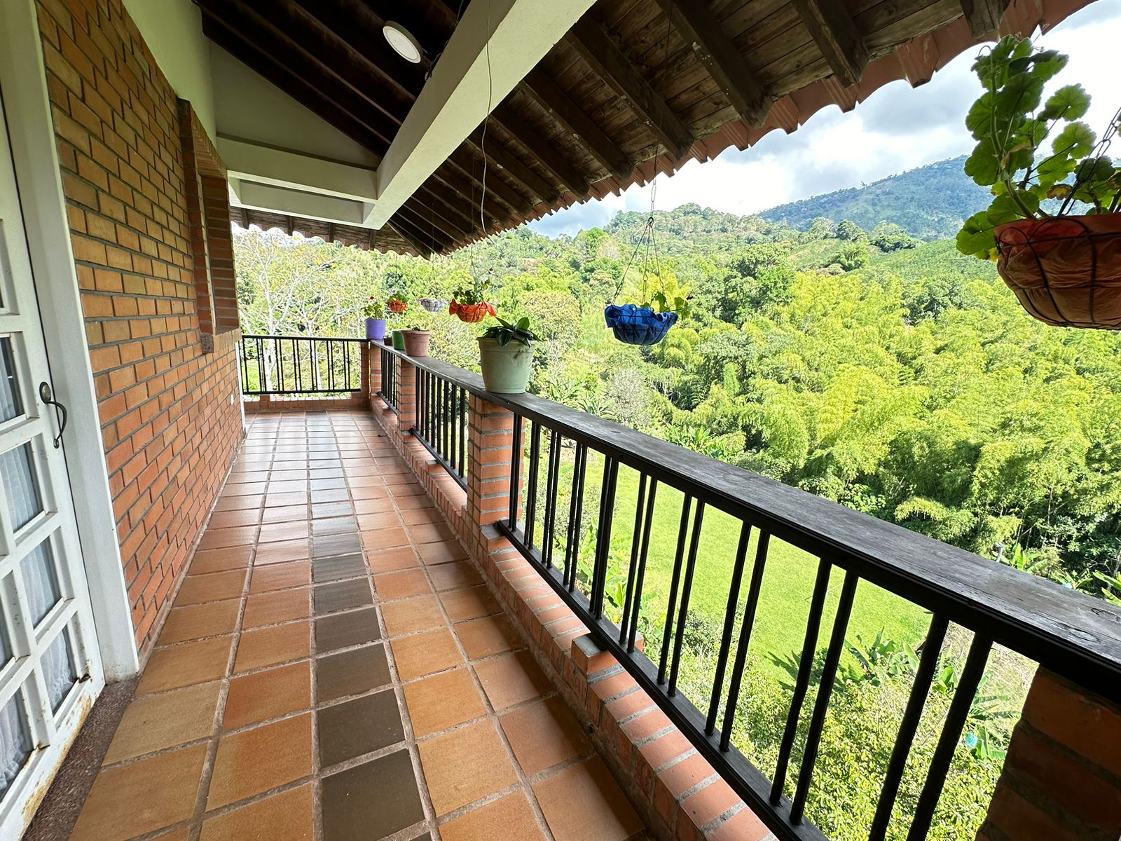 Casa campestre a las afueras de armenia  (24).jpeg