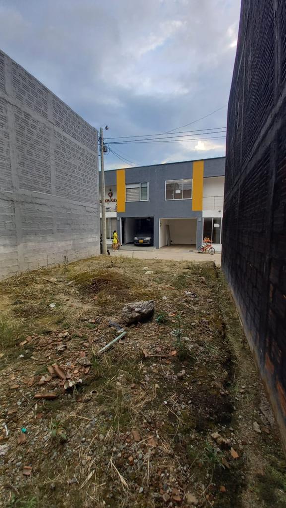 SE VENDE LOTE EN EL SECTOR DE GUADUALES DE LA VILLA - ARMENIA (7).jpg