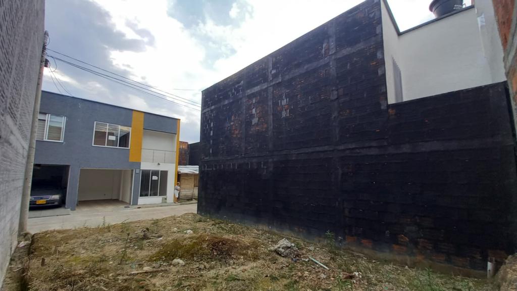 SE VENDE LOTE EN EL SECTOR DE GUADUALES DE LA VILLA - ARMENIA (10).jpg