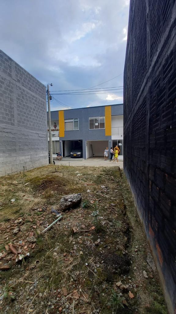 SE VENDE LOTE EN EL SECTOR DE GUADUALES DE LA VILLA - ARMENIA (5).jpg