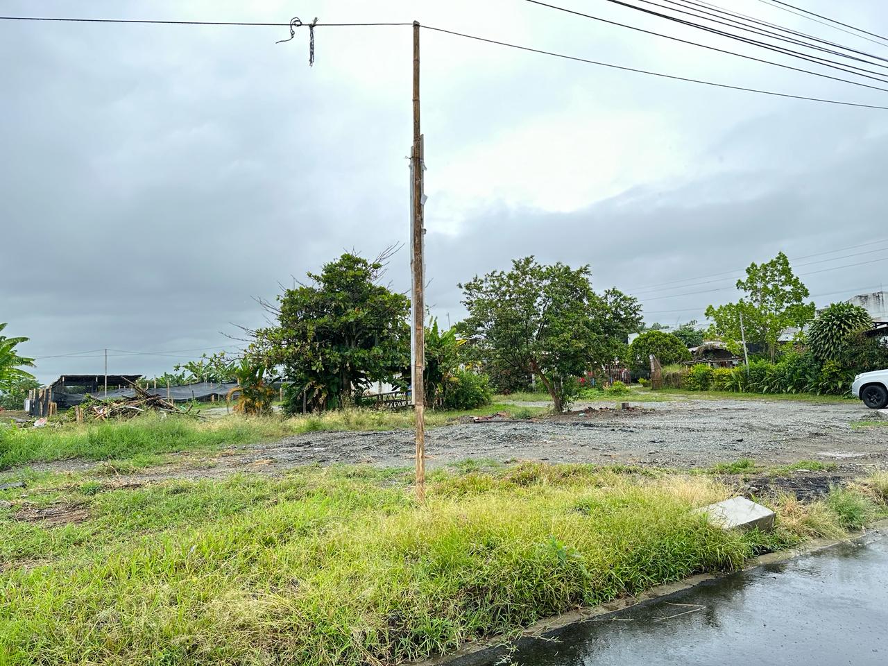 se arrenda local via montenegro sector mercar armenia quindio  (13).jpg