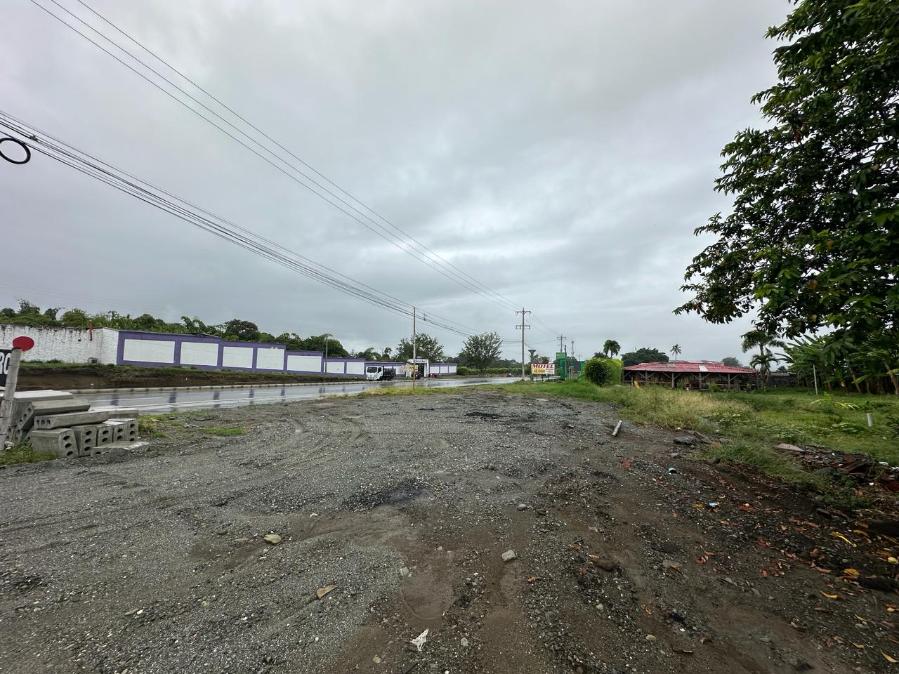 se arrenda local via montenegro sector mercar armenia quindio  (8).jpg
