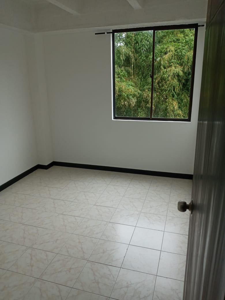 se arrienda partamento nisa bulebar  norte de armenia  (9).jpg