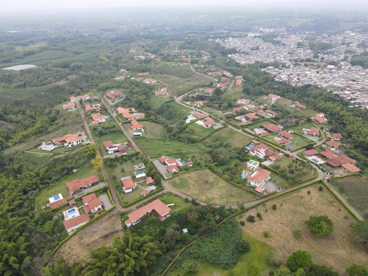 se vende casa campestre en montenegro quindio (22).jpg