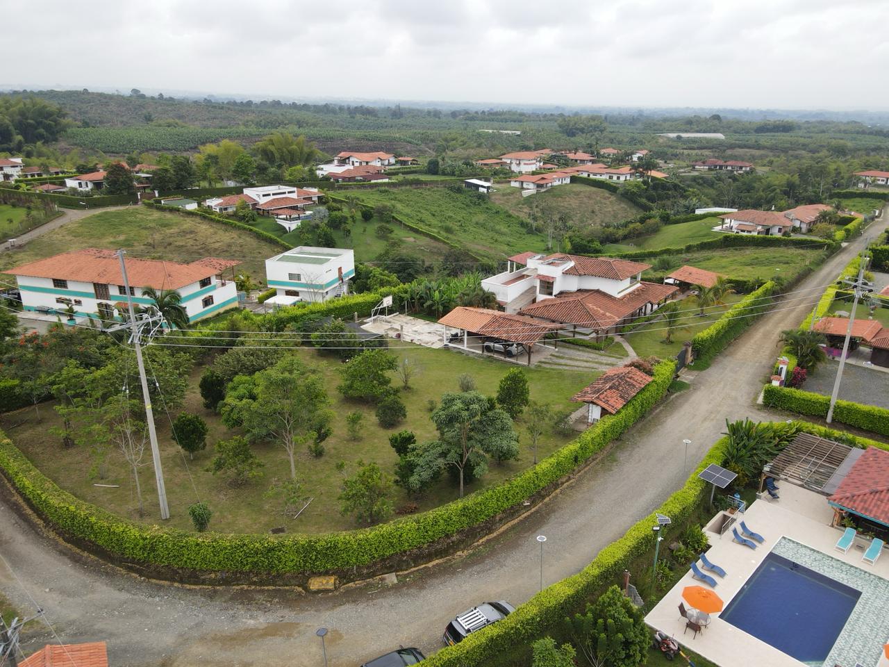 se vende casa campestre en montenegro quindio (24).jpg