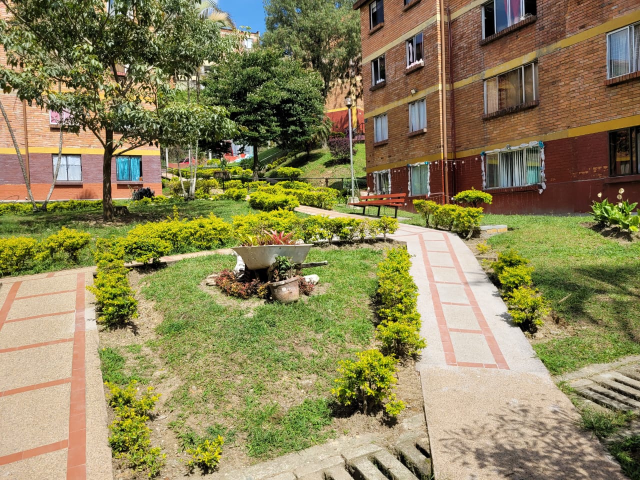 Se vende apartamento en la Av. centenario. Armenia, Quindio (1).jpg