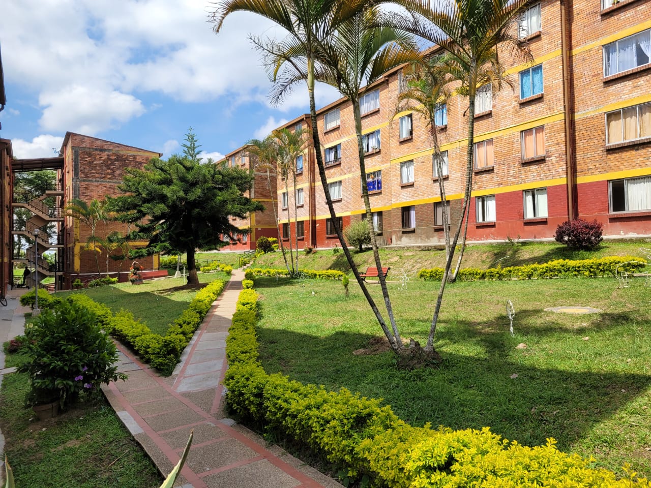 Se vende apartamento en la Av. centenario. Armenia, Quindio (23).jpg