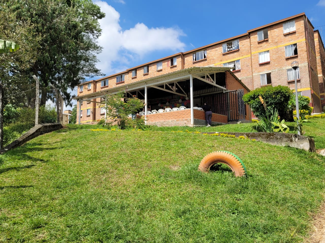 Se vende apartamento en la Av. centenario. Armenia, Quindio (32).jpg