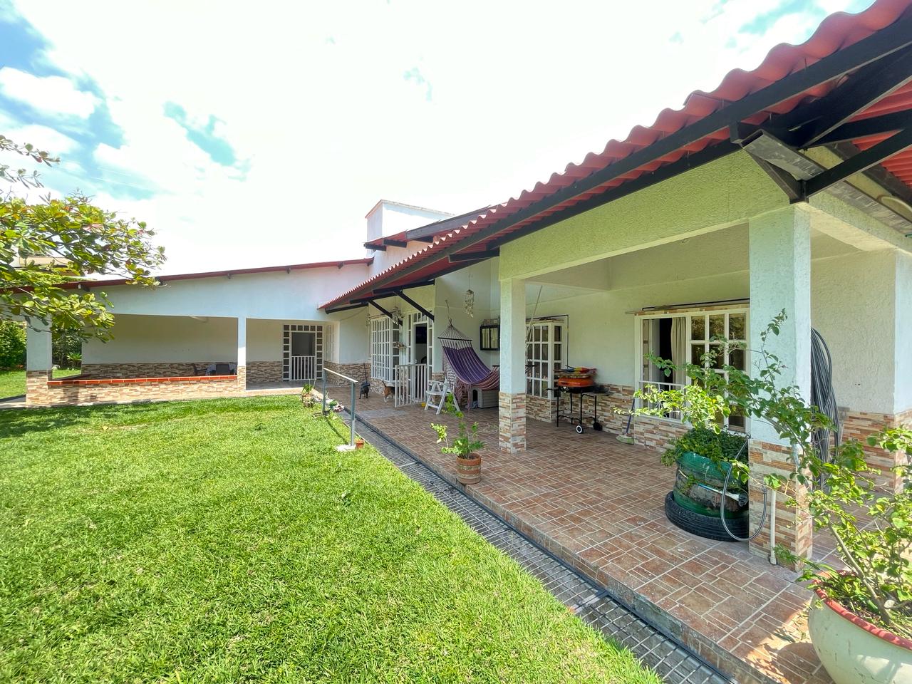 se vende casa campestre Armenia, Quindio (34).jpg