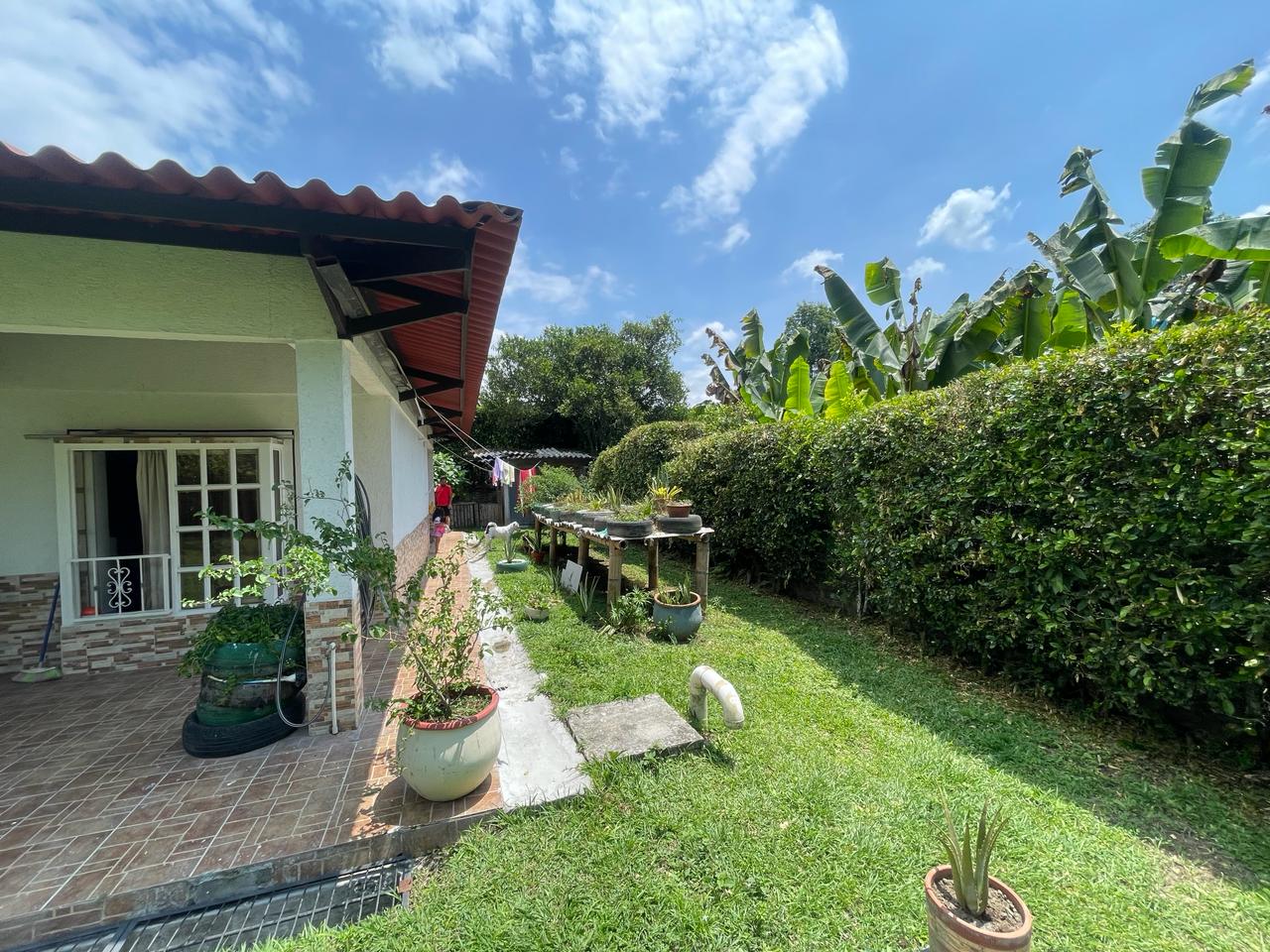 se vende casa campestre Armenia, Quindio (35).jpg
