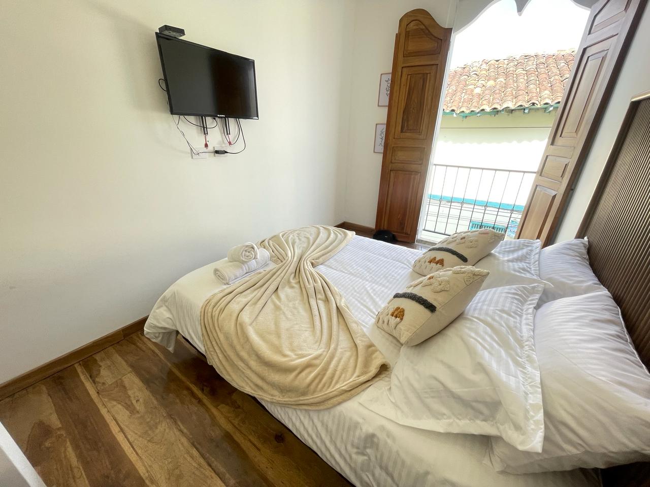 Se vende casa - hotel en circasia quindio (18).jpg