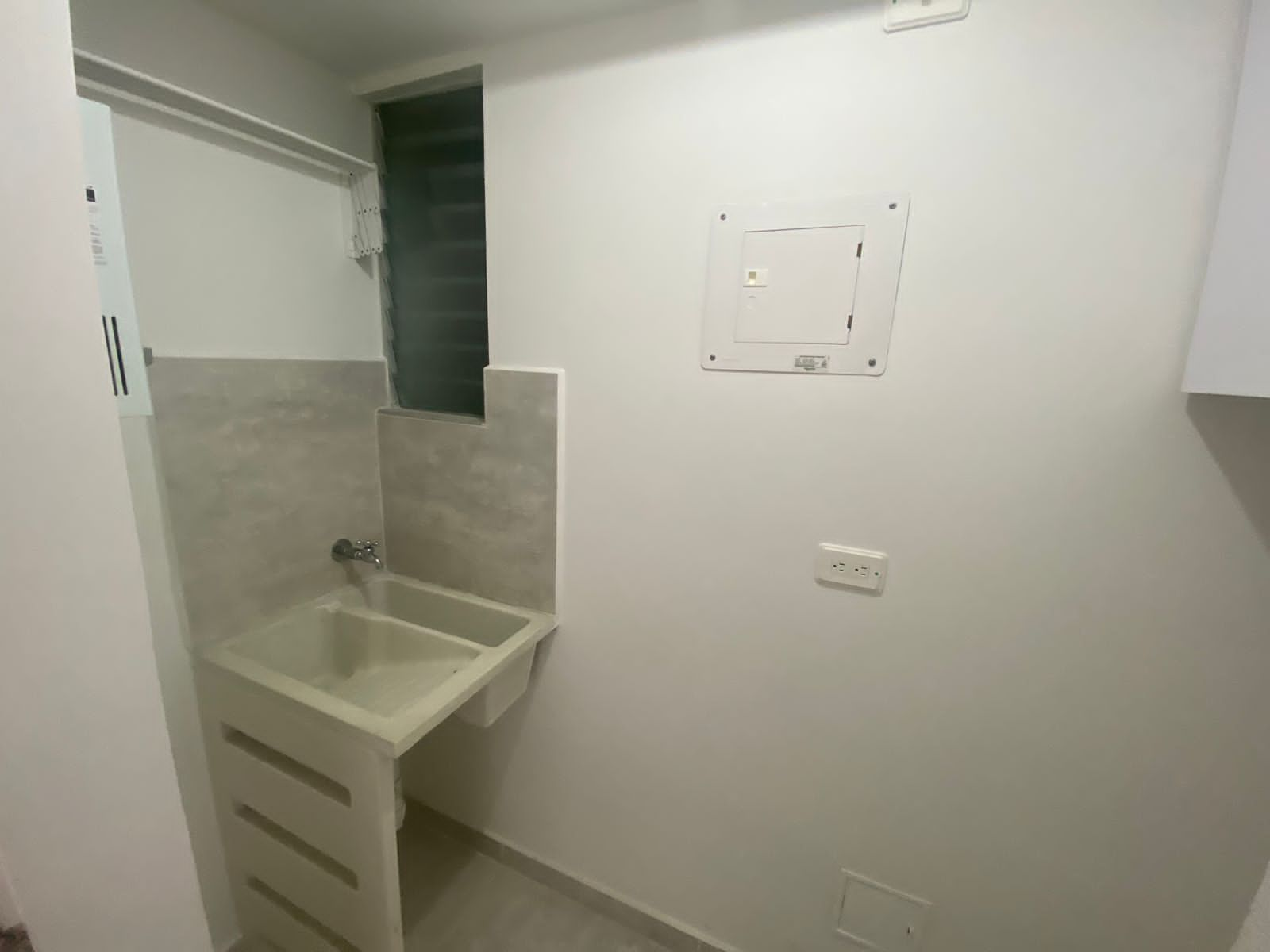 se vende apartaestudio en la Av. 19 norte (1).jpg