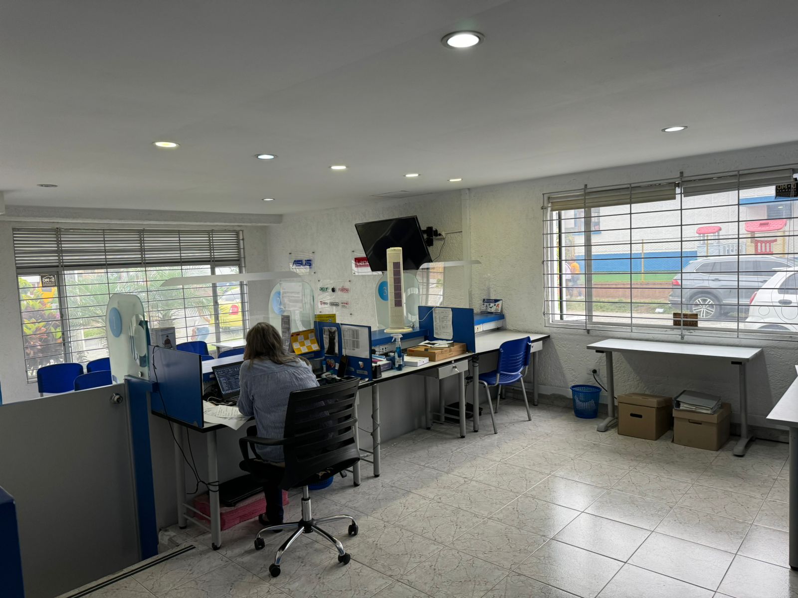 se arrienda casa comercial nueva cecilia (16).jpeg