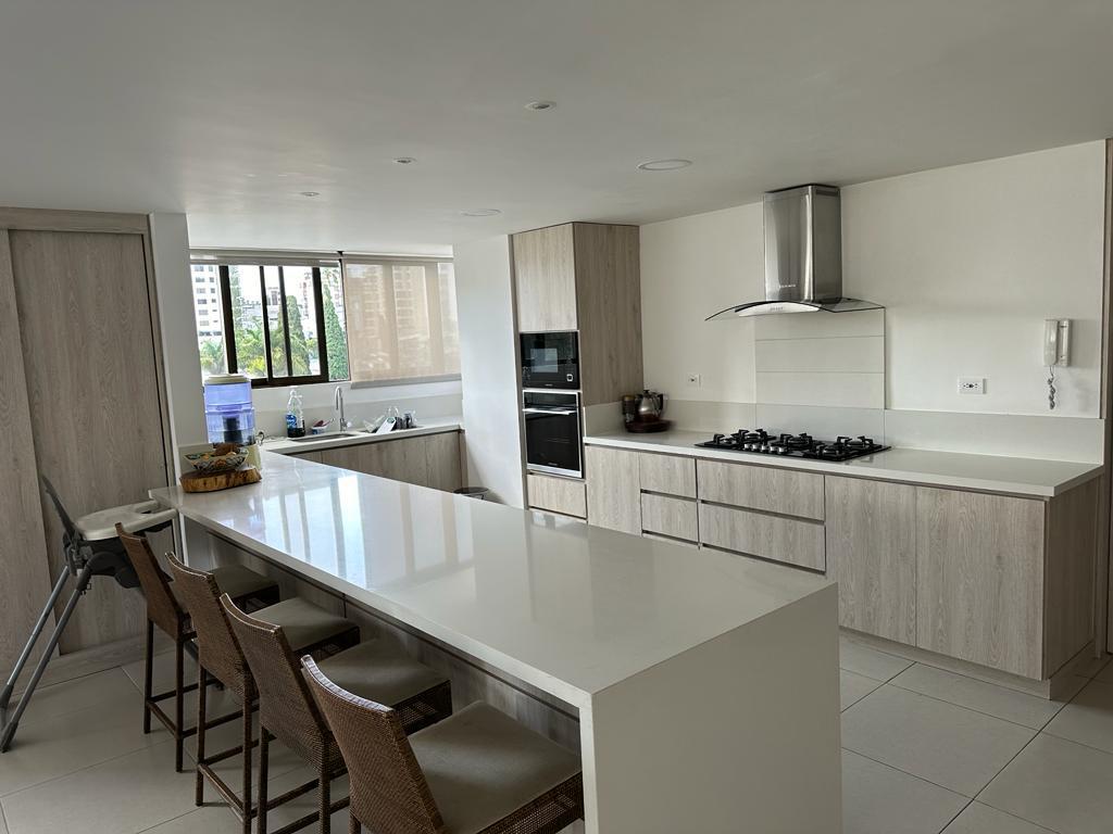 se vente apartamento en la castellana (19).jpg