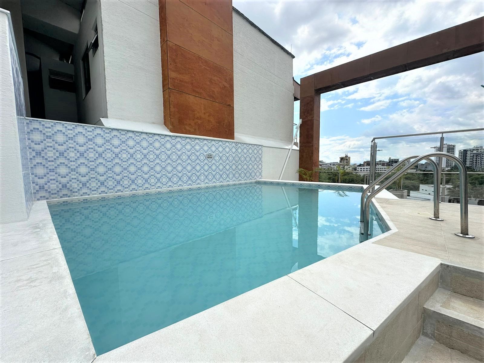 apartaestudio avenida centernario con piscina (2).jpeg